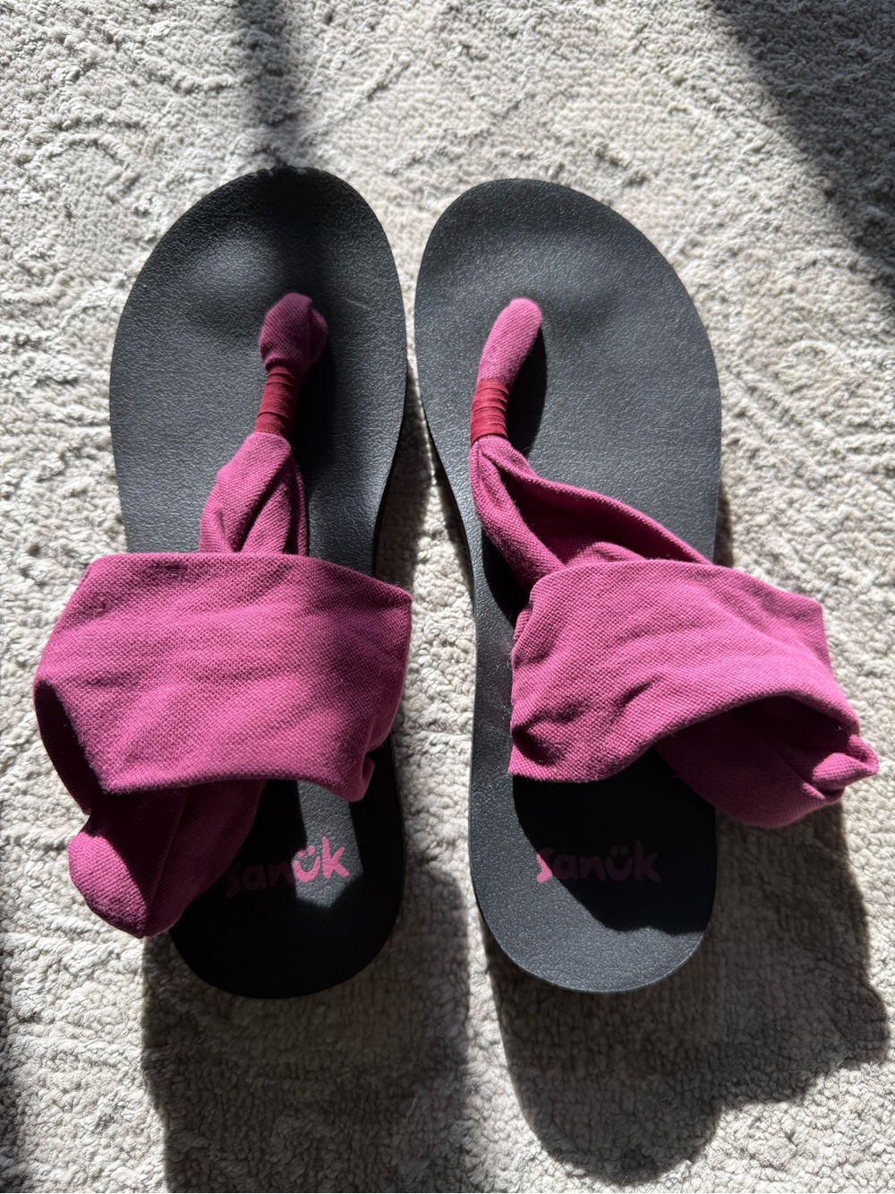 Bundle of 2 Sanuk Yoga Sling 2 Sandals in Black and Maroon colors - Picture 3 of 9